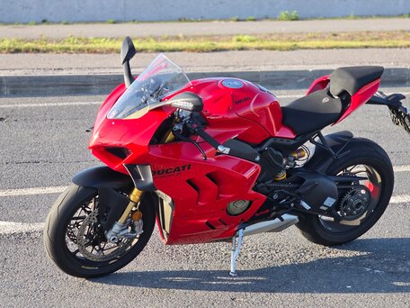 2022 Ducati Panigale V4, красный, 2300000 рублей, вид 2