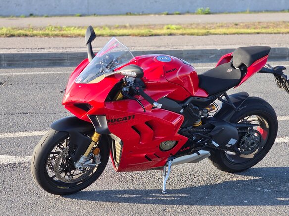 2022 Ducati Panigale V4, красный, 2900000 рублей - вид 1