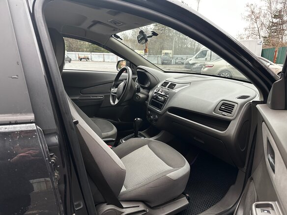 2013 Chevrolet Cobalt II, чёрный, 480000 рублей - вид 9