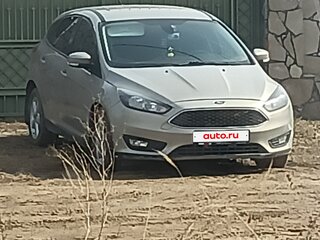 2018 Ford Focus III Рестайлинг, бежевый, 815000 рублей, вид 3