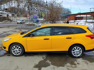 2016 Ford Focus III Рестайлинг, жёлтый, 1100000 рублей, вид 4