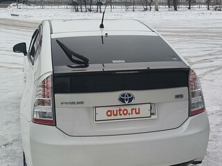 2010 Toyota Prius III (XW30), белый, 1300000 рублей, вид 4