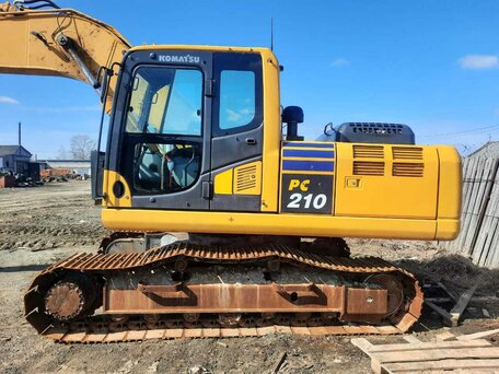 2021 Komatsu PC210, жёлтый, 10500000 рублей, вид 2