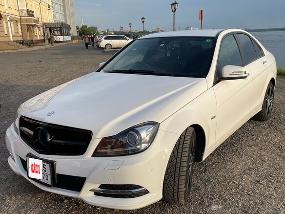 2013 Mercedes-Benz C-Класс 180 BlueEFFICIENCY III (W204) Рестайлинг, белый, 1570000 рублей