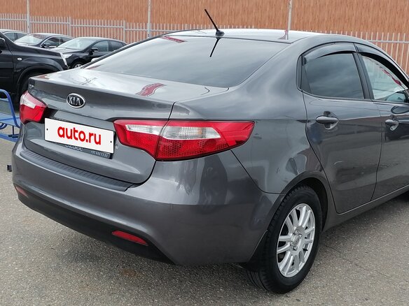 2012 Kia Rio III, серый, 650000 рублей - вид 2