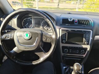 2011 Skoda Octavia II (A5) Рестайлинг, чёрный, 550000 рублей, вид 5