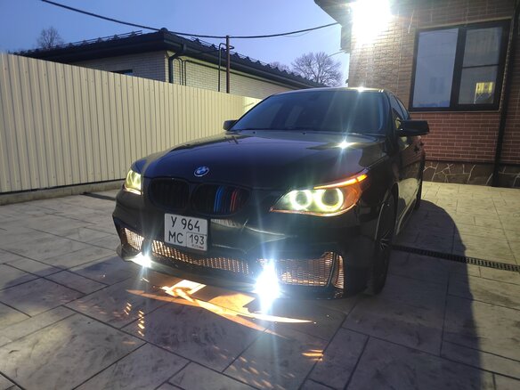 2005 BMW 5 серии 523i V (E60/E61), чёрный, 1480000 рублей - вид 1