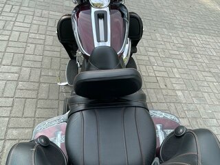2019 Harley-Davidson Electra Glide, чёрный, 1900000 рублей, вид 3