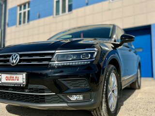 2017 Volkswagen Tiguan II, чёрный, 3560000 рублей, вид 1