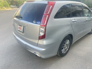 2010 Honda Stream II Рестайлинг, серебристый, 1370000 рублей, вид 5