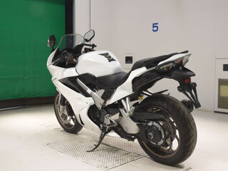 2015 Honda VFR 800, белый, 750000 рублей, вид 4