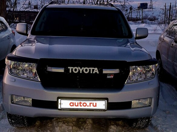 2009 Toyota Land Cruiser 200 Series, серебристый, 3500000 рублей - вид 2