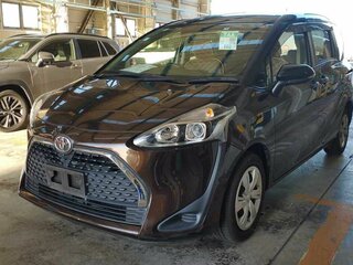 2019 Toyota Sienta II Рестайлинг, коричневый, 1630000 рублей, вид 1