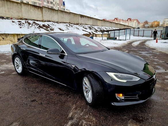 2017 Tesla Model S 90D I Рестайлинг, чёрный, 3150000 рублей - вид 6