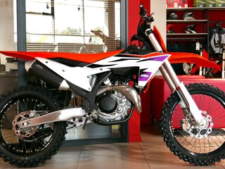 2024 KTM 250 SX F, красный, 1259900 рублей, вид 1