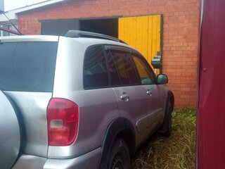 2003 Toyota RAV4 II (XA20), серебристый, 700000 рублей, вид 2