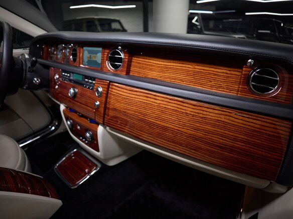 2008 Rolls-Royce Phantom VII, чёрный, 27550000 рублей - вид 17