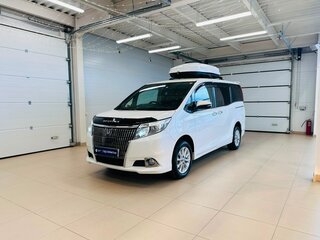 2016 Toyota Esquire I, белый, 1999999 рублей, вид 2