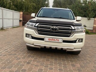 2019 Toyota Land Cruiser 200 Series Рестайлинг 2, белый, 6000000 рублей, вид 2
