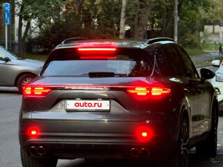 2019 Porsche Cayenne III, серый, 6100000 рублей, вид 5