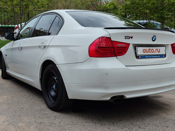 2011 BMW 3 серии 318i V (E90/E91/E92/E93) Рестайлинг, белый, 1700000 рублей
