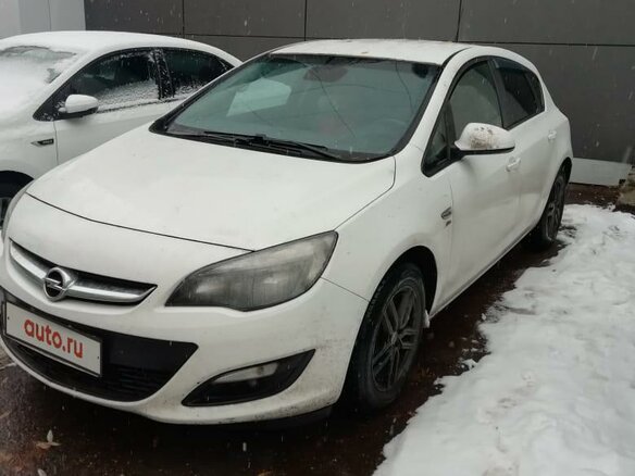 2014 Opel Astra J Рестайлинг, белый, 850000 рублей