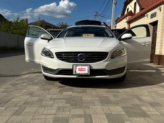 2015 Volvo V60 I Рестайлинг, белый, 1600000 рублей, вид 3