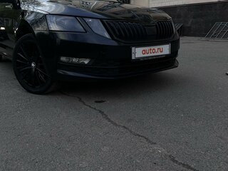 2017 Skoda Octavia III (A7) Рестайлинг, белый, 1500000 рублей, вид 3