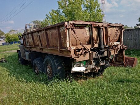 1990 Урал 4320, зелёный, 450000 рублей, вид 4