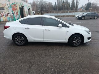 2012 Opel Astra J Рестайлинг, белый, 750000 рублей, вид 2