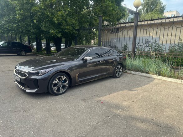 2020 Kia Stinger I, серый, 2500000 рублей