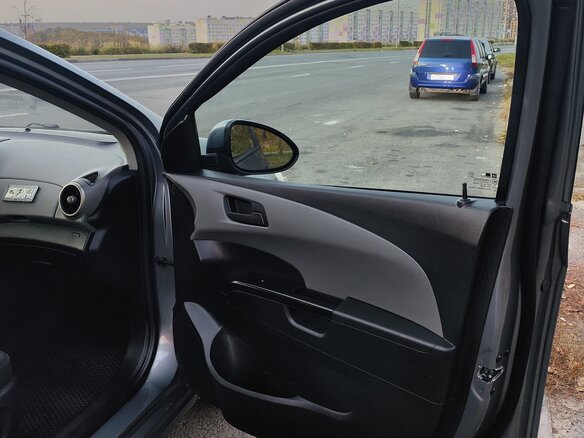 2013 Chevrolet Aveo II, серый, 700000 рублей - вид 18