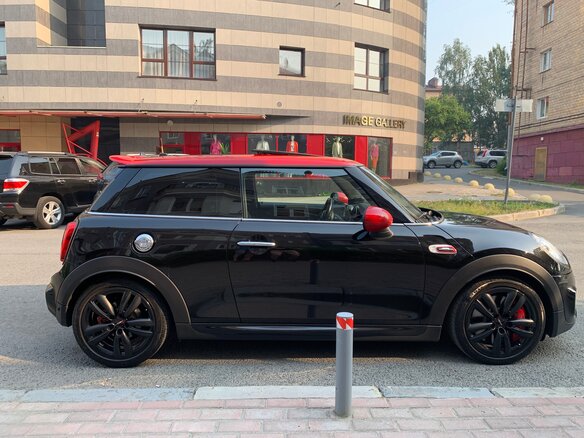 2017 Mini Hatch JCW III (F55/F56), чёрный - вид 2
