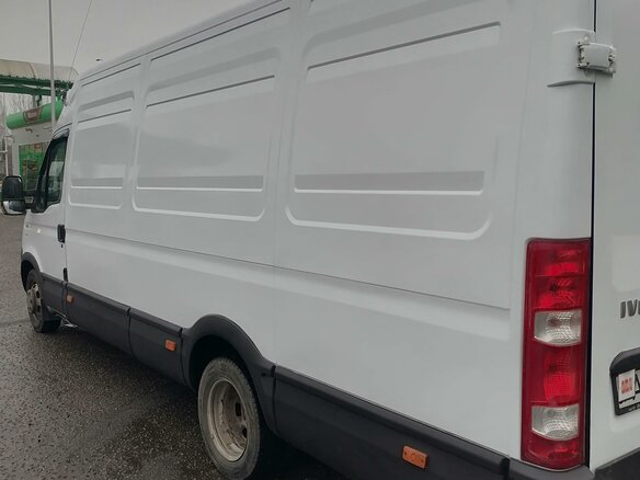 2009 Iveco Daily, белый, 850000 рублей - вид 9