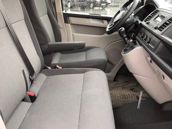 2016 Volkswagen Transporter, красный - вид 10