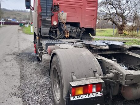 2001 Volvo FH, красный, 1350000 рублей, вид 4