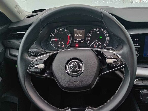 2021 Skoda Octavia IV (A8), белый, 2000000 рублей - вид 9