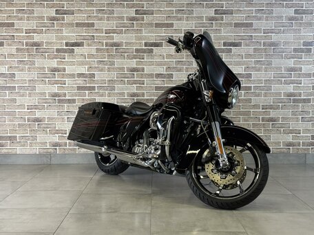2011 Harley-Davidson CVO Street Glide, чёрный, 1211000 рублей, вид 4