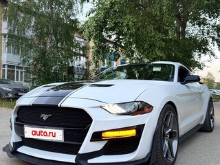 2019 Ford Mustang VI Рестайлинг, белый, 3300000 рублей, вид 3