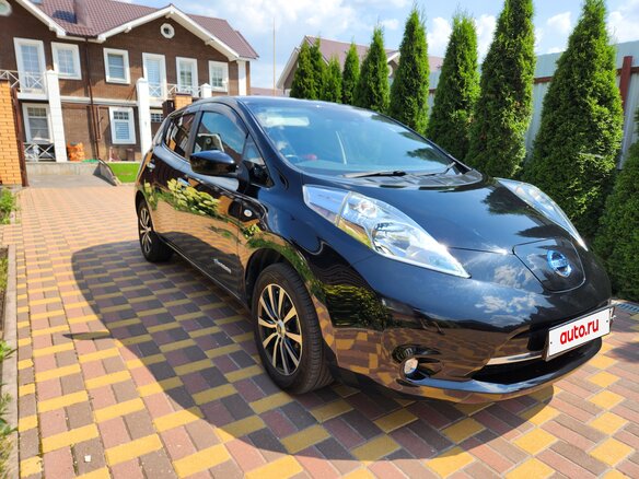 2016 Nissan Leaf 30kWh I (ZE0/AZE0), чёрный, 1150000 рублей - вид 1