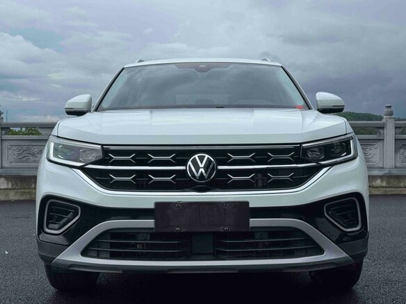 2023 Volkswagen Tayron I Рестайлинг, белый, 2440000 рублей - вид 1
