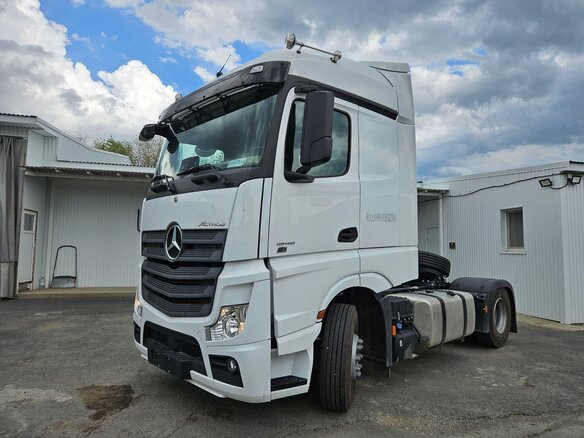 2023 Mercedes-Benz Actros, белый, 17500000 рублей - вид 2