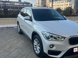 2017 BMW X1 20i xDrive II (F48), белый, 2550000 рублей, вид 2