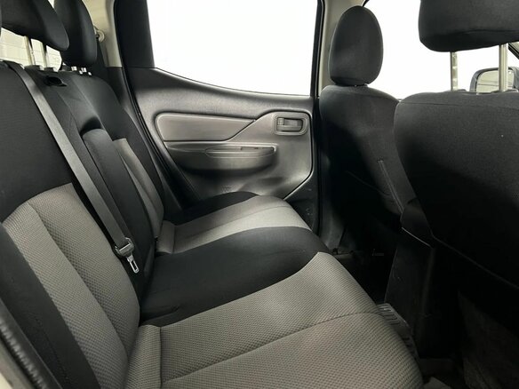 2017 Mitsubishi L200 V, белый, 2350000 рублей - вид 11