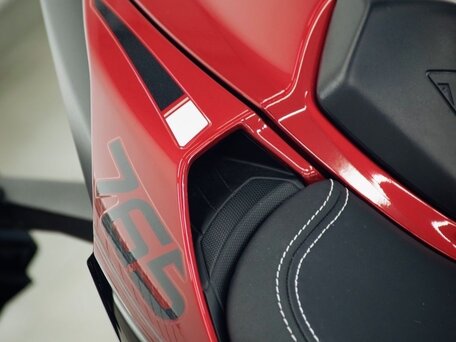 2023 Triumph Street Triple, красный, 1300000 рублей, вид 4