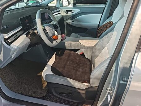 2025 MG 4 EV 53.95 kWh II, серый, 1770000 рублей, вид 5