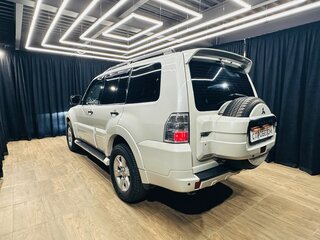 2007 Mitsubishi Pajero IV, белый, 1599000 рублей, вид 4