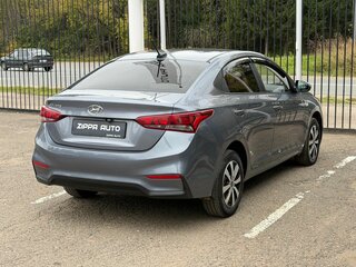 2017 Hyundai Solaris II, серый, 939000 рублей, вид 4