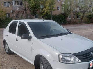 2015 Renault Logan I Рестайлинг, белый, 780000 рублей, вид 1