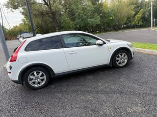 2010 Volvo C30 I Рестайлинг, белый, 650000 рублей, вид 3